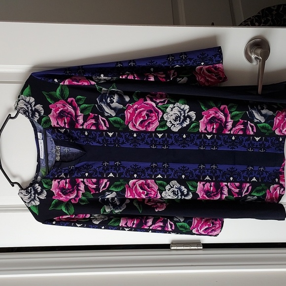 Susan Graver Tops - Susan Graver 3/4 sleeve Large multi color with flower print top/blouse